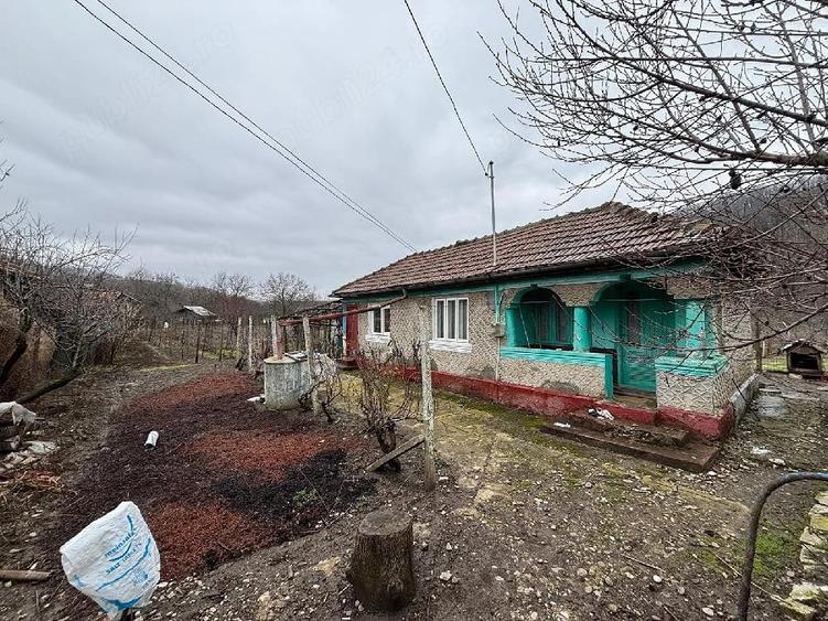 Casă cu Teren 614 Mp în Ceptura