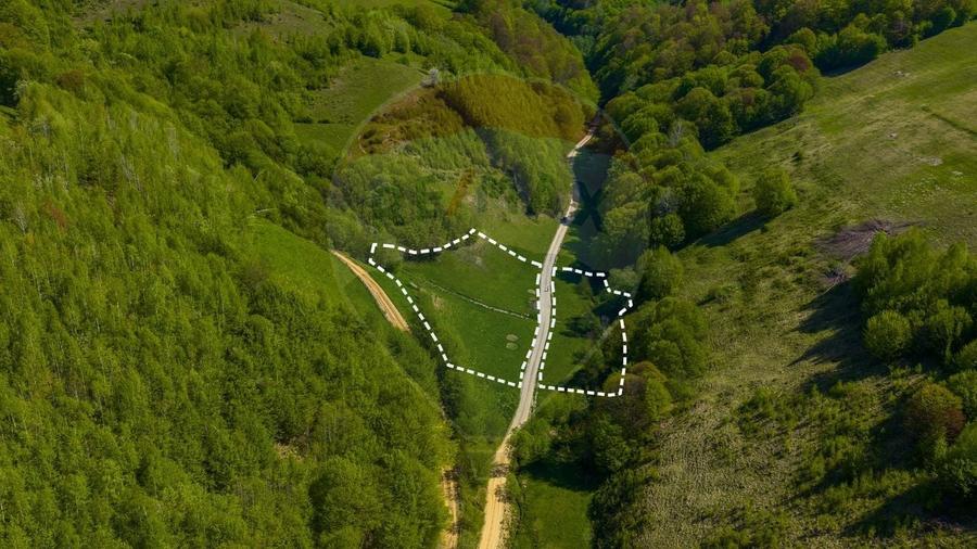 Teren agricol extravilan de 4363 mp, în Holbav