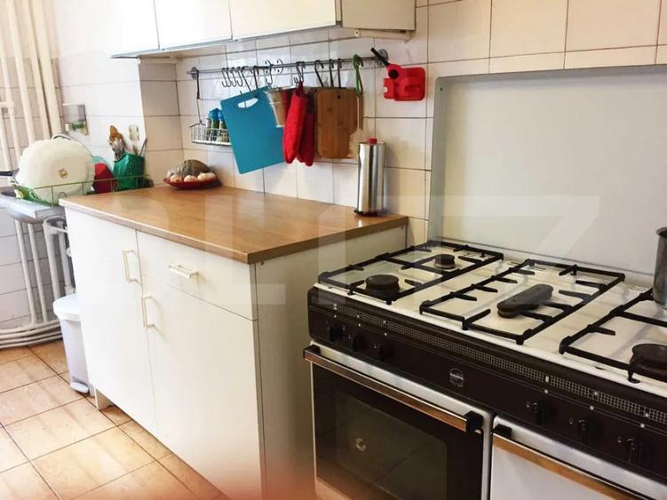 Apartament cu 3 camere decomandat în Independenței