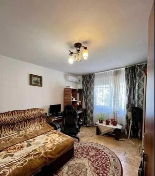 Apartament cu 3 camere decomandat în Inel I