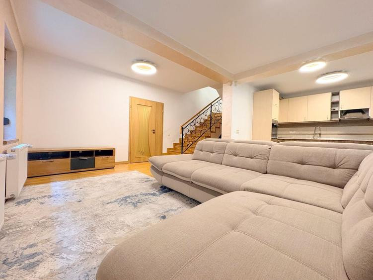 Duplex cu 4 camere cu Canalizare în Dumbrăvița