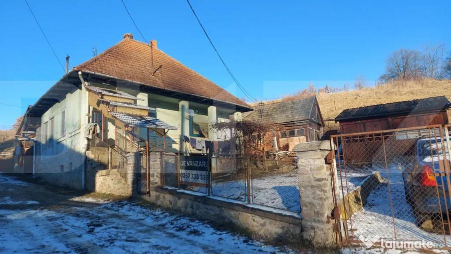 Casă cu 4 camere cu Teren 1500 Mp în Vâlcele