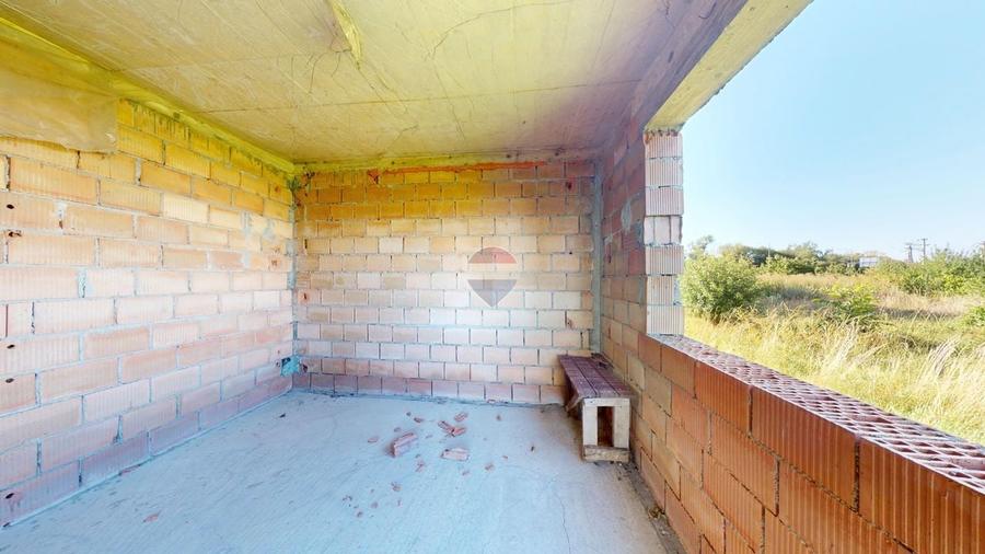 Casă individuală cu 5 camere cu Teren 1000 Mp în Cristian