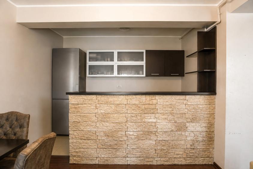 Apartament cu 3 camere decomandat în Inel I