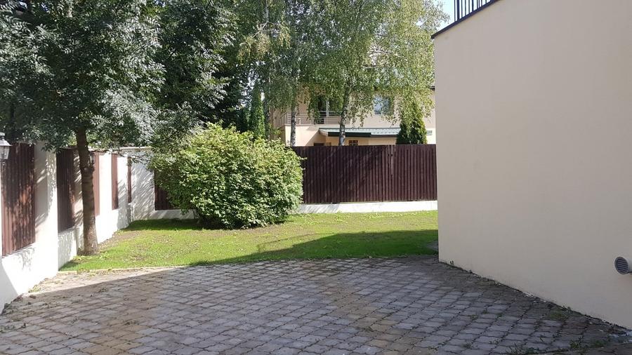 Casă individuală cu 7 camere cu Canalizare în Pipera