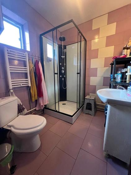 Casă cu 5 camere cu Teren 611 Mp în Cornu