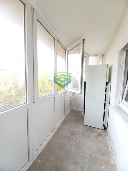 Apartament cu 3 camere decomandat în Băneasa
