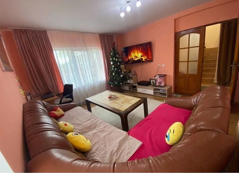 Casă cu 7 camere cu Teren 550 Mp în Dudeștii Noi