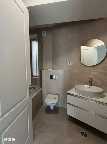 Apartament cu 3 camere în Armeneasca