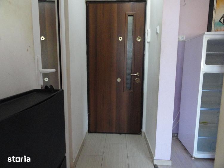 Garsonieră decomandată în Central