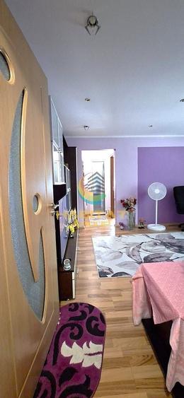 Apartament cu 3 camere semidecomandat, mobilat în P-ța Reșița