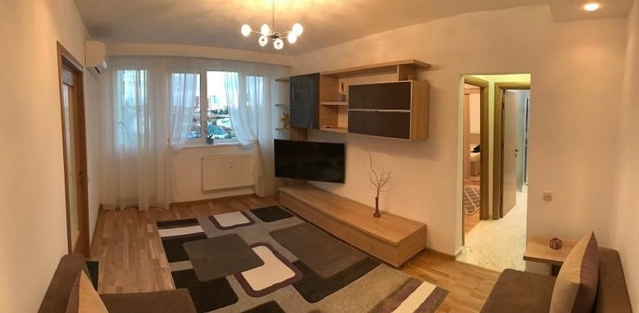 Apartament cu 2 camere semidecomandat în 1 Mai