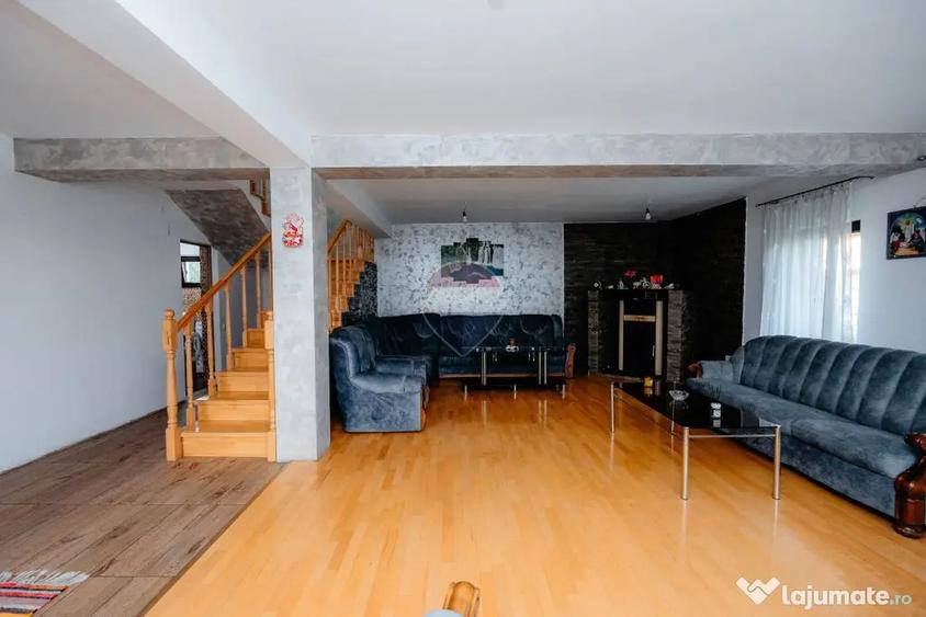 Casă cu 4 camere cu Teren 779 Mp în Piscani