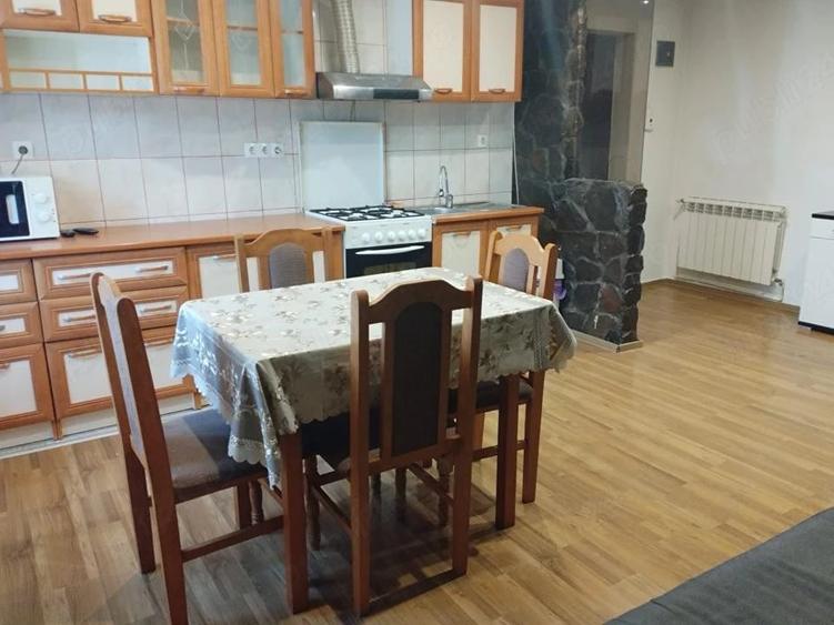 Apartament cu 2 camere semidecomandat în Florești