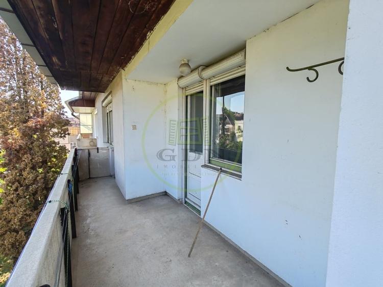 Apartament cu 3 camere decomandat în Ștrand