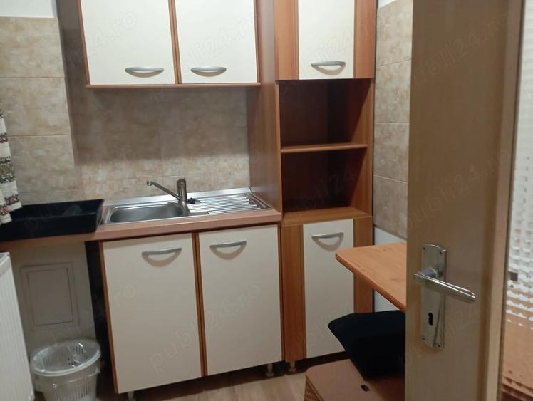 Garsonieră decomandată în Central