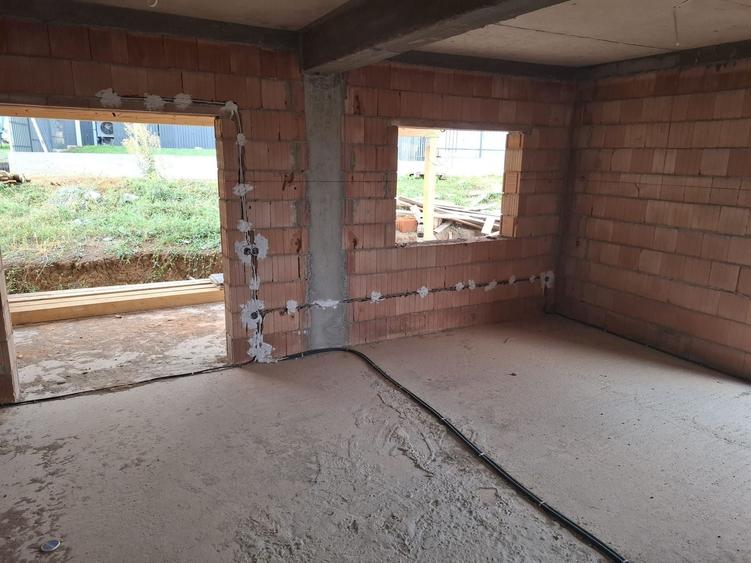 Duplex cu 4 camere cu Canalizare în Arhitecților - Calea Cisnădiei