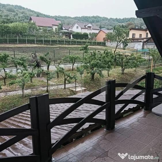 Casă cu 5 camere cu Teren 1280 Mp în Central