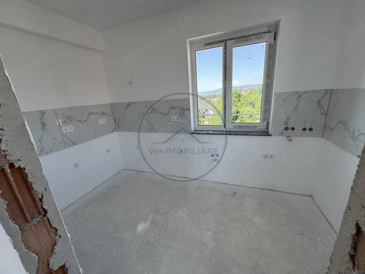 Apartament cu 3 camere decomandat în Cetății
