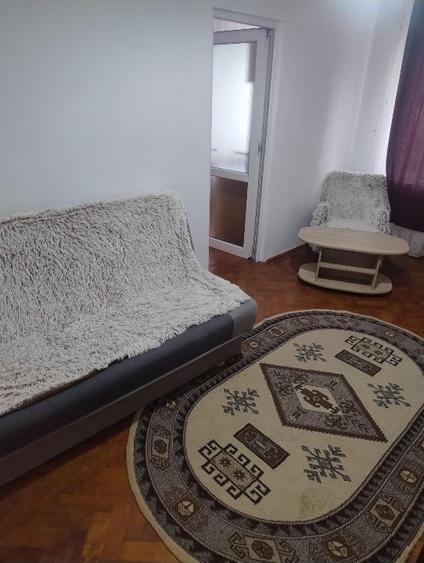 Apartament cu 2 camere nedecomandat, mobilat în Tomis Nord