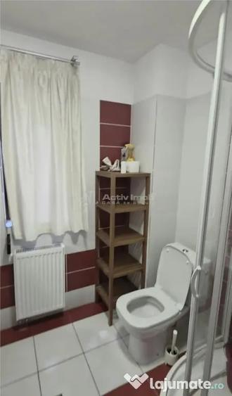 Casă cu 4 camere cu Teren 179 Mp în 1 Decembrie