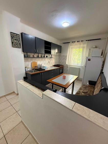 Apartament cu 2 camere semidecomandat în Girocului