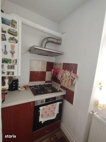 Apartament cu 2 camere decomandat în Craiovița Nouă