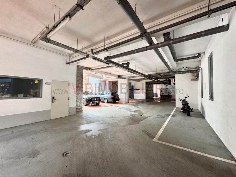 Apartament cu 3 camere semidecomandat în Gara de Nord