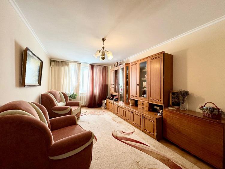 Apartament cu 3 camere decomandat în Iris