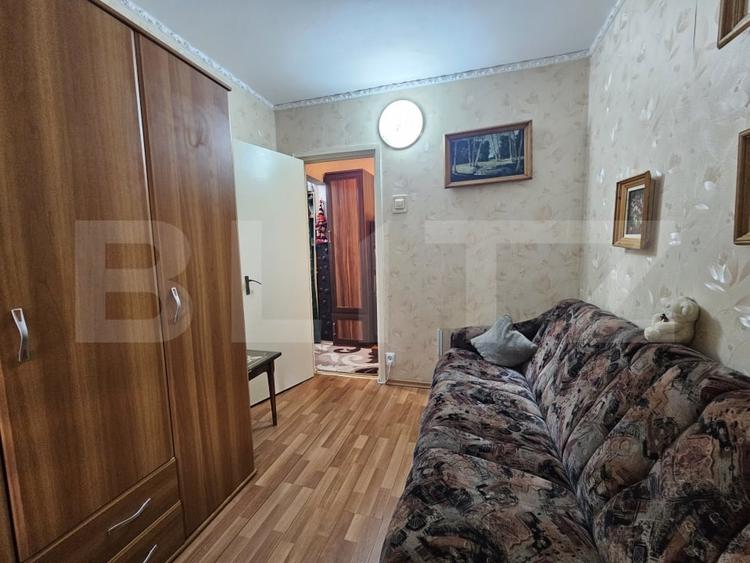 Apartament cu 3 camere semidecomandat în Alexandru cel Bun