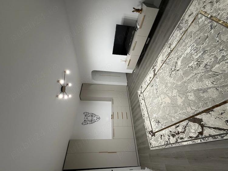 Apartament cu 2 camere semidecomandat în Calea București