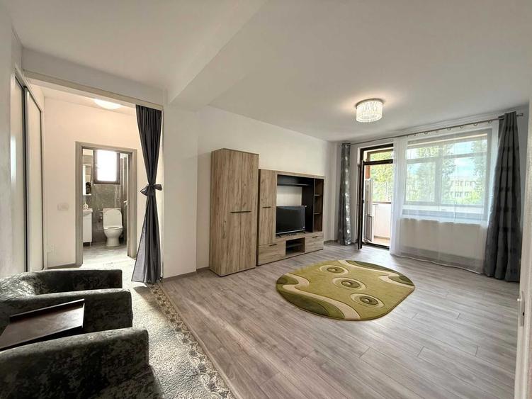 Apartament cu 3 camere decomandat în Cornitoiu