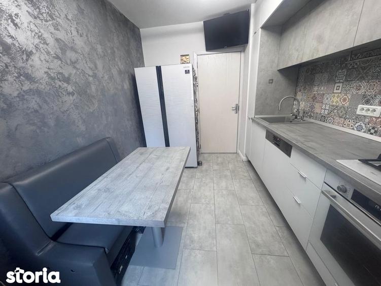 Apartament cu 3 camere decomandat în Drumul Taberei