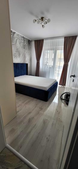 Apartament cu 2 camere decomandat în Apărătorii Patriei