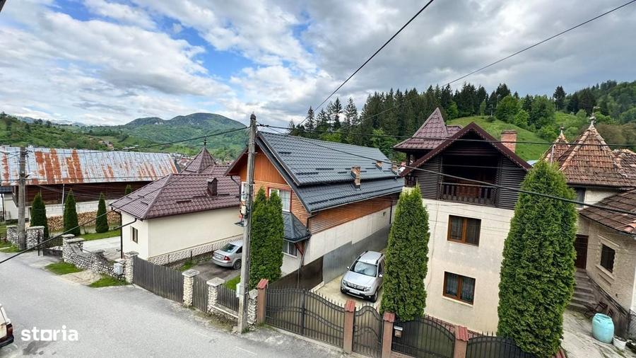 Casă cu 4 camere în Rucăr