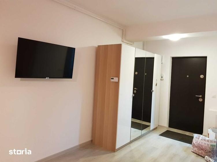 Garsonieră în Vest