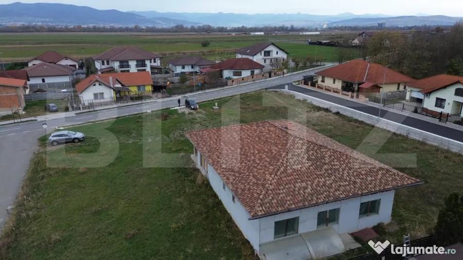 Casă cu 3 camere cu Teren 743 Mp în Ciugud