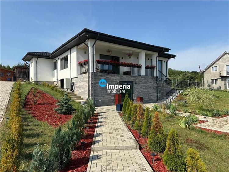 Casă cu 4 camere cu Teren 2165 Mp în Miroslava