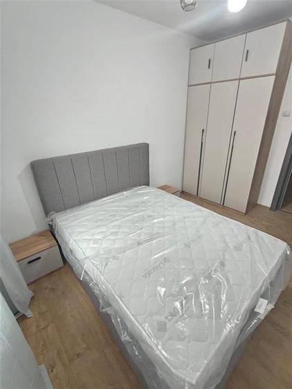 Apartament cu 3 camere decomandat, mobilat în Dacia