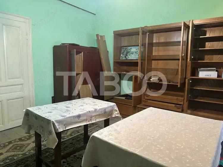 Casa cu potential de investitie in centrul satului 1540 mp teren - 3