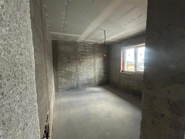 Casă individuală cu 4 camere cu Teren 400 Mp în Ipotești