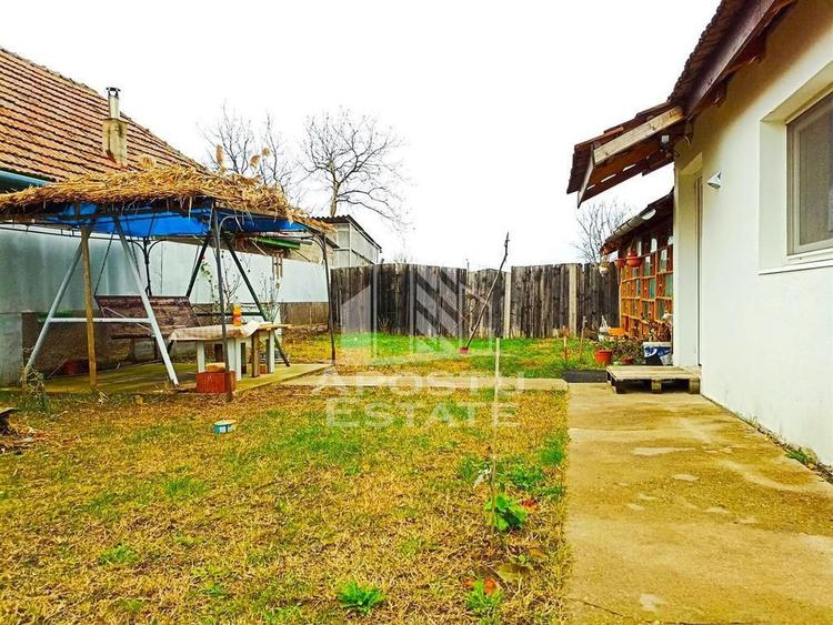Casă cu 4 camere cu Teren 996 Mp în Dudeștii Noi