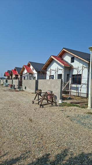 Ansamblu 9 case , zona lacul si padurea Cernica , sos Cernica , str George Tarnea oras Pantelimon - 2