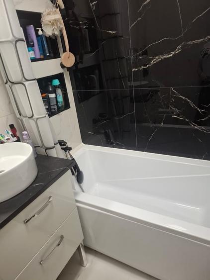 Apartament cu 2 camere decomandat în Titan