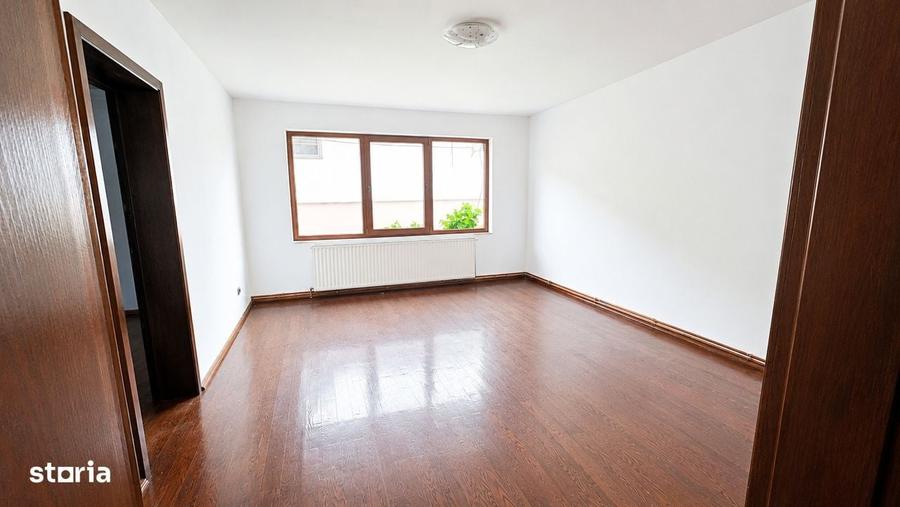 Casa cu 3 camere,pretabila pentru spatii birouri - 1
