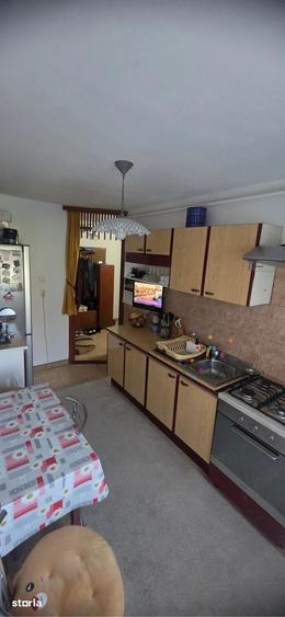 Apartament cu 3 camere în Florilor