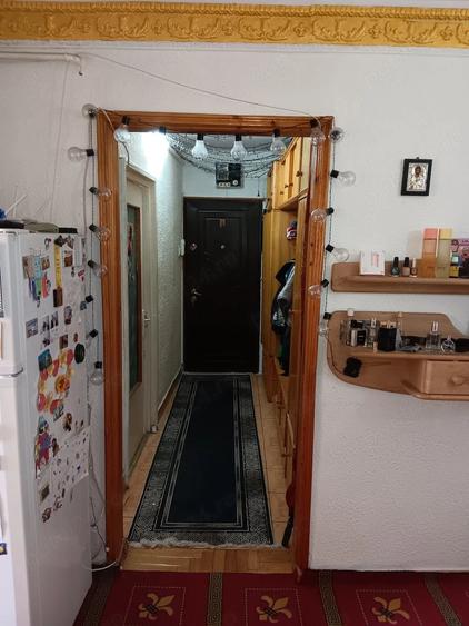 Apartament cu 3 camere decomandat în Calea Romanului