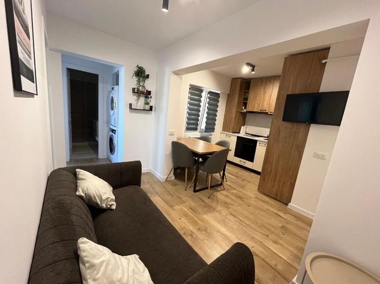 Apartament cu 3 camere decomandat în Piața Unirii