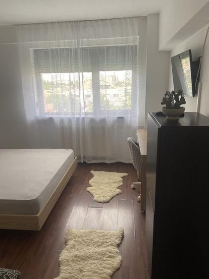 Apartament cu 3 camere semidecomandat în Titulescu