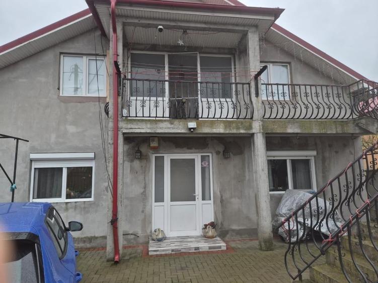 Casă cu 6 camere cu Teren 253 Mp în Cumpăna